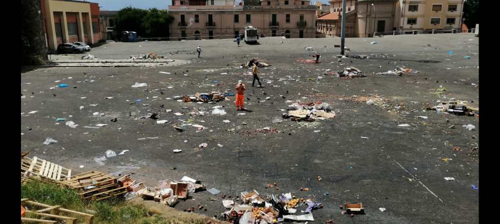 degrado piazza del popolo