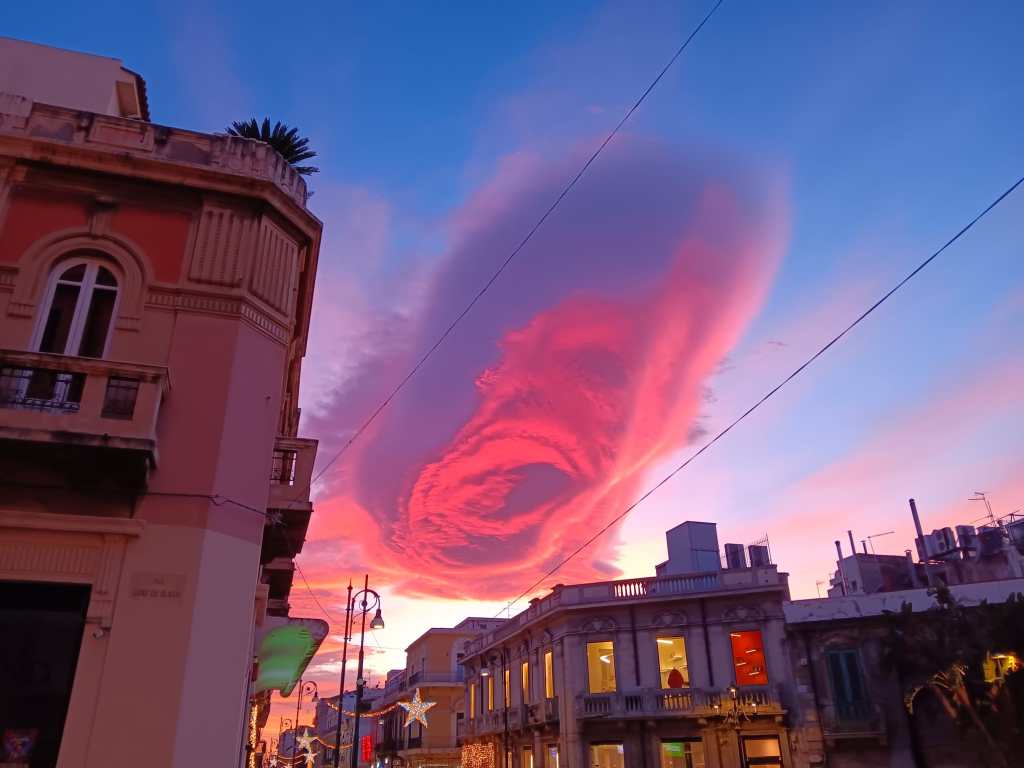 nubi lenticolari tramonto rc