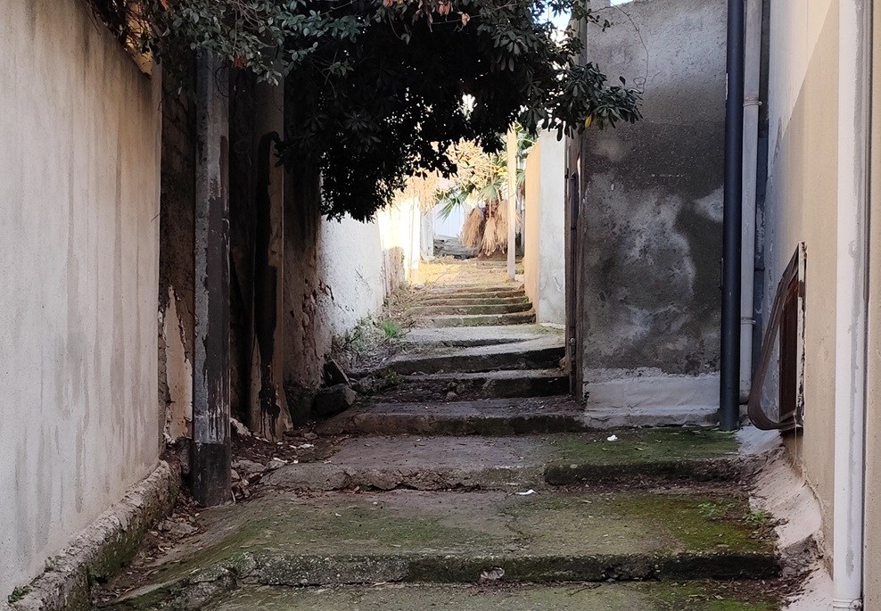 Reggio, Via Cappuccinelli e Trabocchetto: pulizia completata, ora si punta al restauro