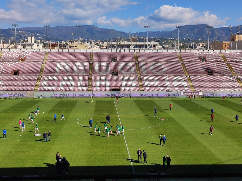 Reggina: tutto è cambiato in quindici giorni. A trenta minuti dall’inizio… il deserto – FOTO