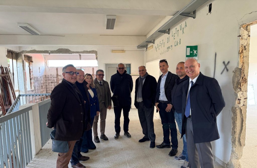 Reggio, sopralluogo all’ex Giurisprudenza: nascerà il nuovo Centro per l’Impiego