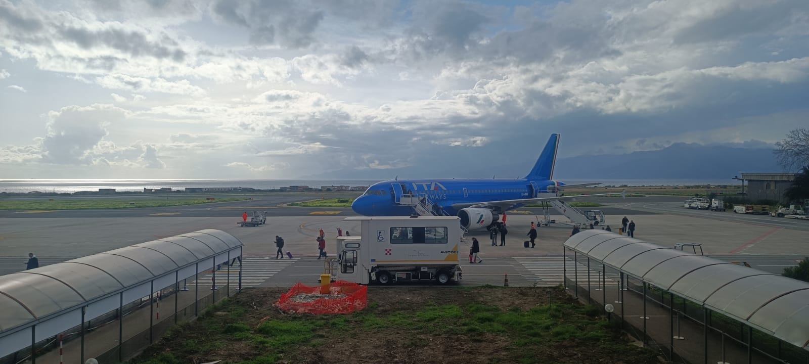 aeroporto reggio calabria tito minniti