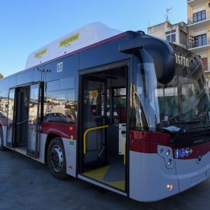 Emergenza carburante a Reggio, il Comune approva una misura immediata: l’annuncio del sindaco Cannizzaro – VIDEO