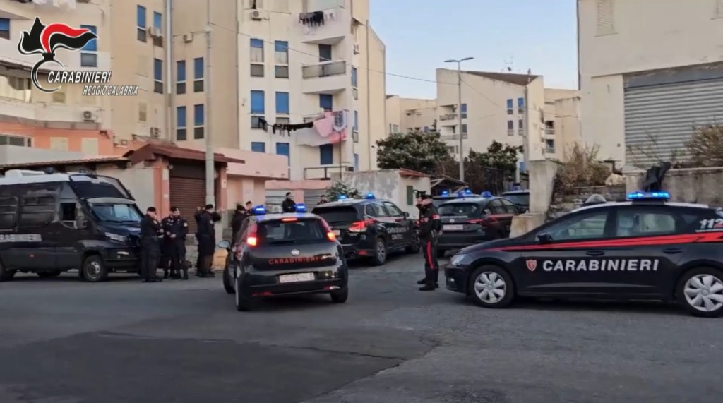 Reggio, stretta sul quartiere di Ciccarello: scoperto nascondiglio con 300 grammi di cocaina
