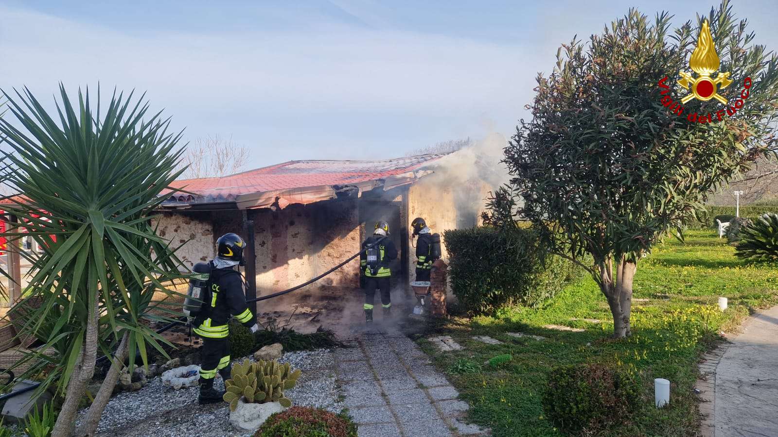vigili del fuoco incendio spilinga ()