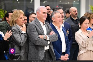 Aperi Panda Vumbaca ()