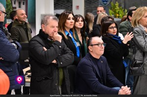 Aperi Panda Vumbaca ()