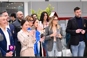 Aperi Panda Vumbaca ()