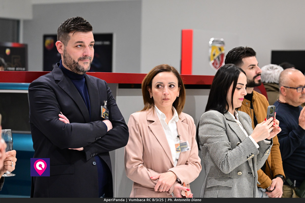 Aperi Panda Vumbaca ()