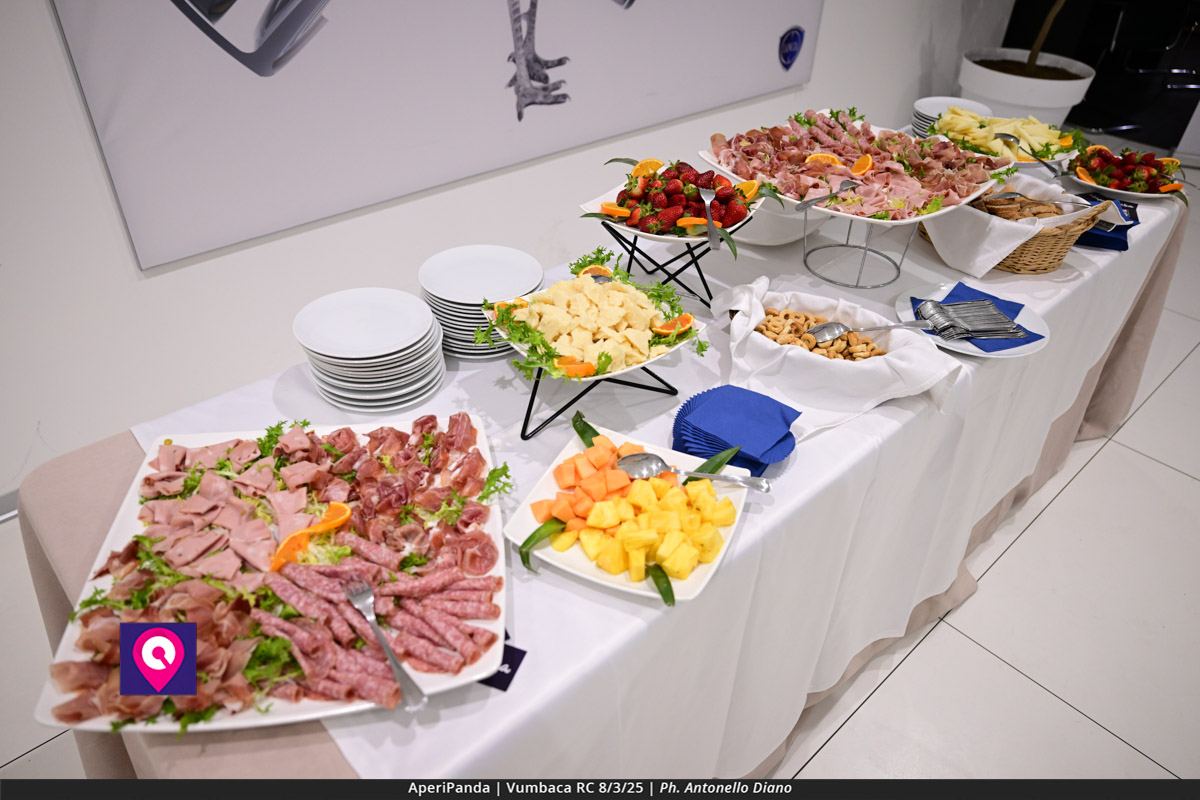 Aperi Panda Vumbaca ()