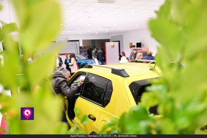 Aperi Panda Vumbaca ()