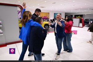 Aperi Panda Vumbaca ()