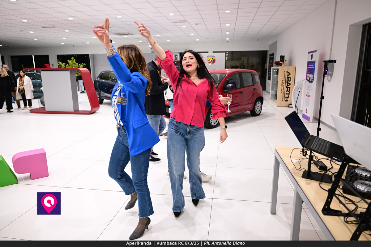 Aperi Panda Vumbaca ()