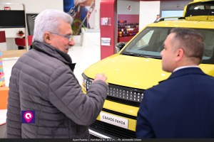 Aperi Panda Vumbaca ()