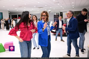 Aperi Panda Vumbaca ()