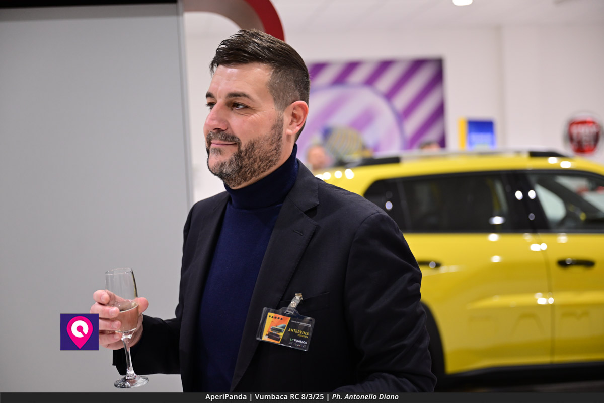 Aperi Panda Vumbaca ()