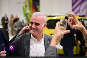 Aperi Panda Vumbaca ()