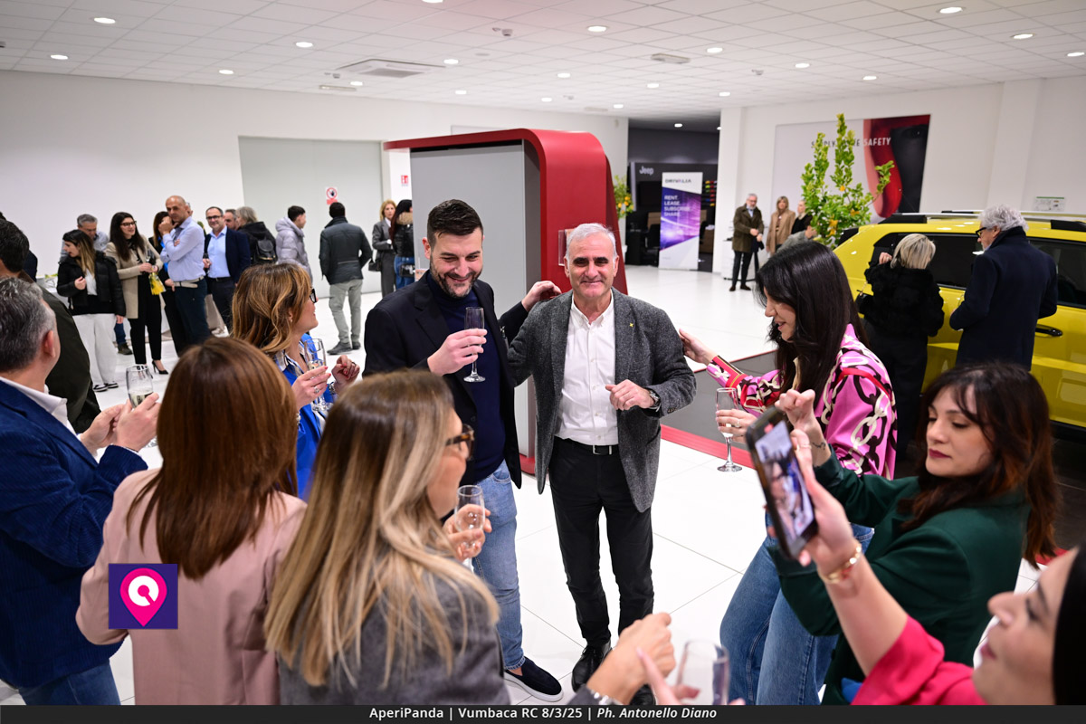 Aperi Panda Vumbaca ()