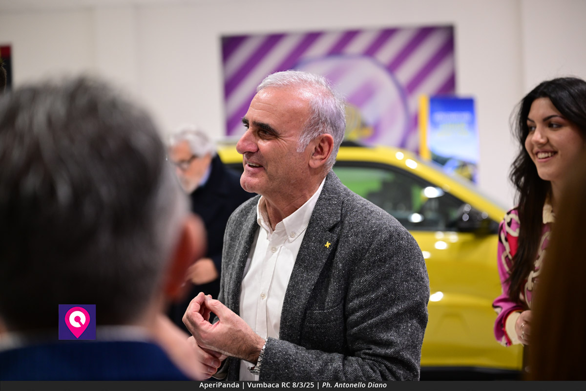 Aperi Panda Vumbaca ()