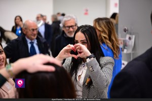 Aperi Panda Vumbaca ()