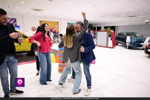 Aperi Panda Vumbaca ()