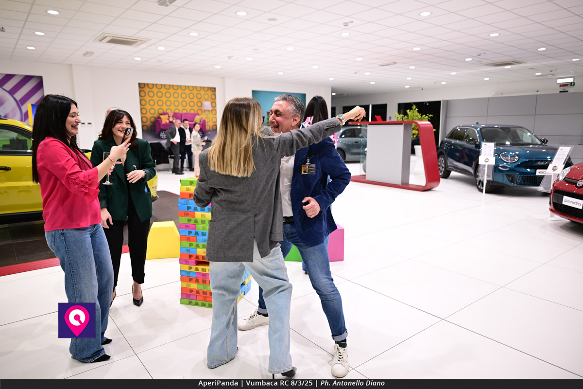 Aperi Panda Vumbaca ()