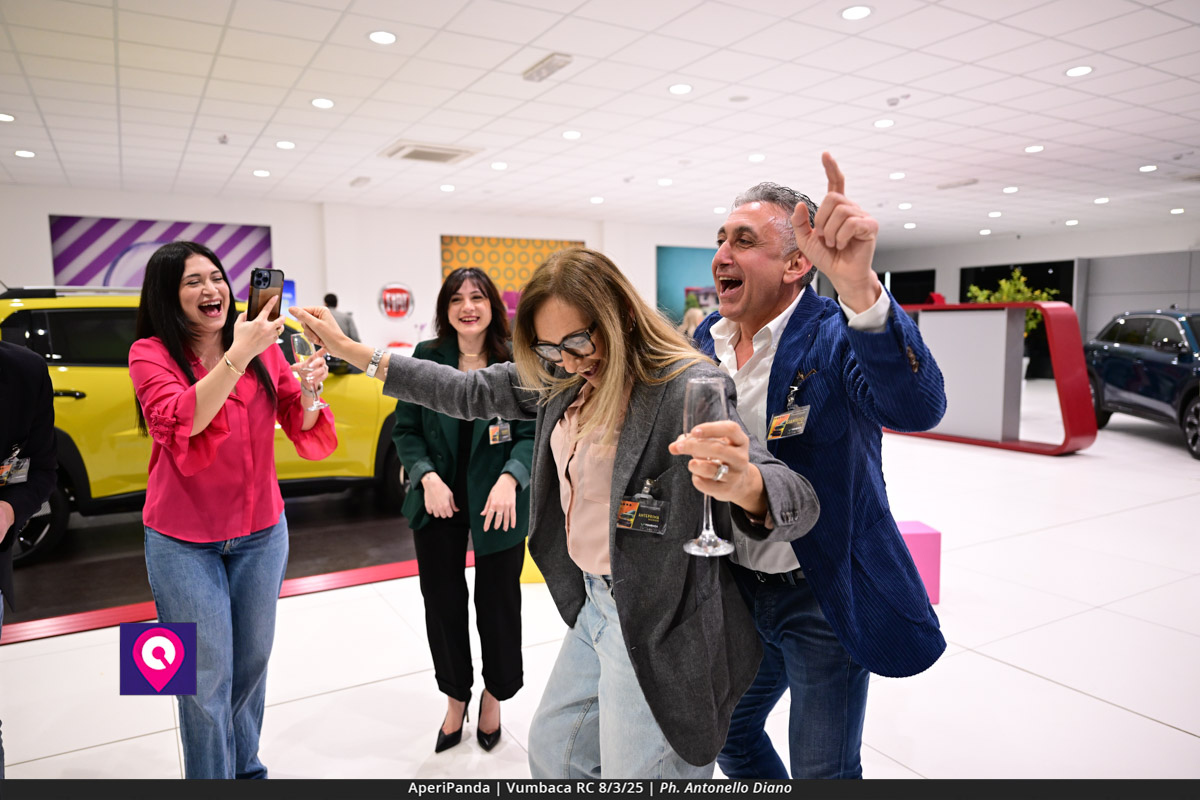 Aperi Panda Vumbaca ()