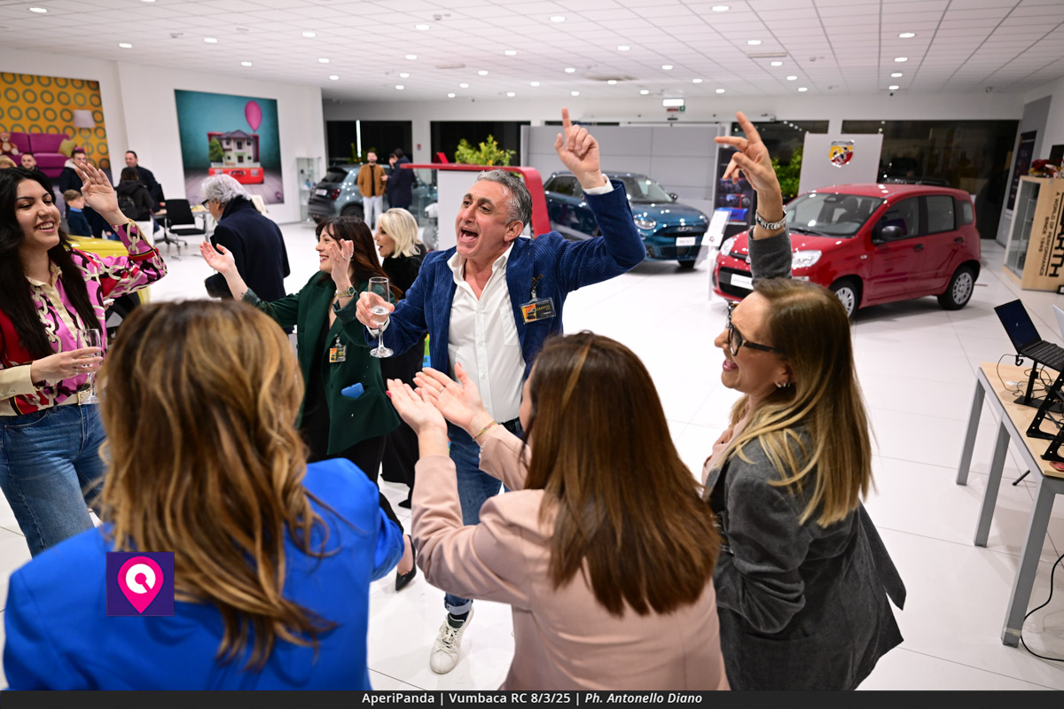 Aperi Panda Vumbaca ()