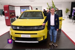 Aperi Panda Vumbaca ()