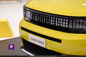 Aperi Panda Vumbaca ()