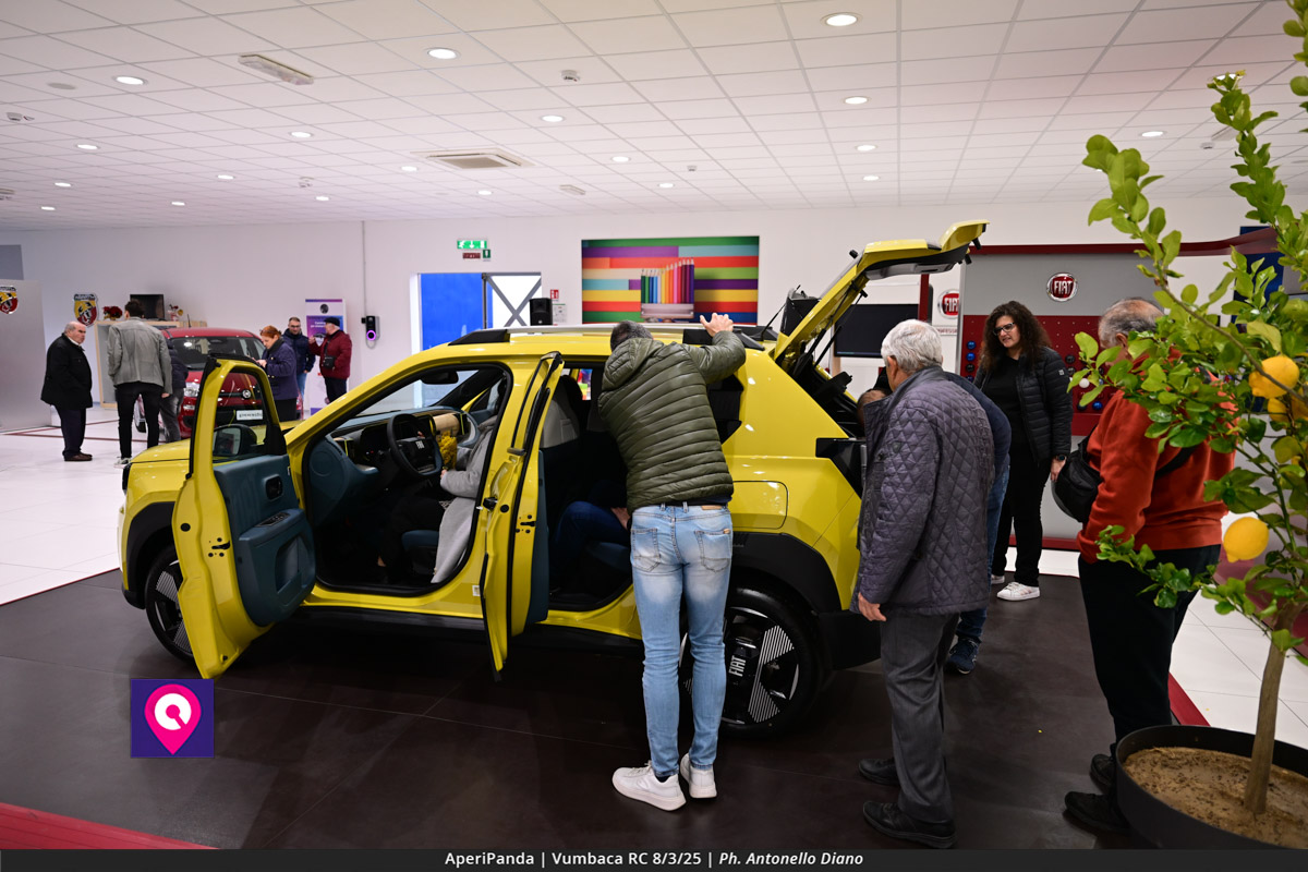 Aperi Panda Vumbaca ()