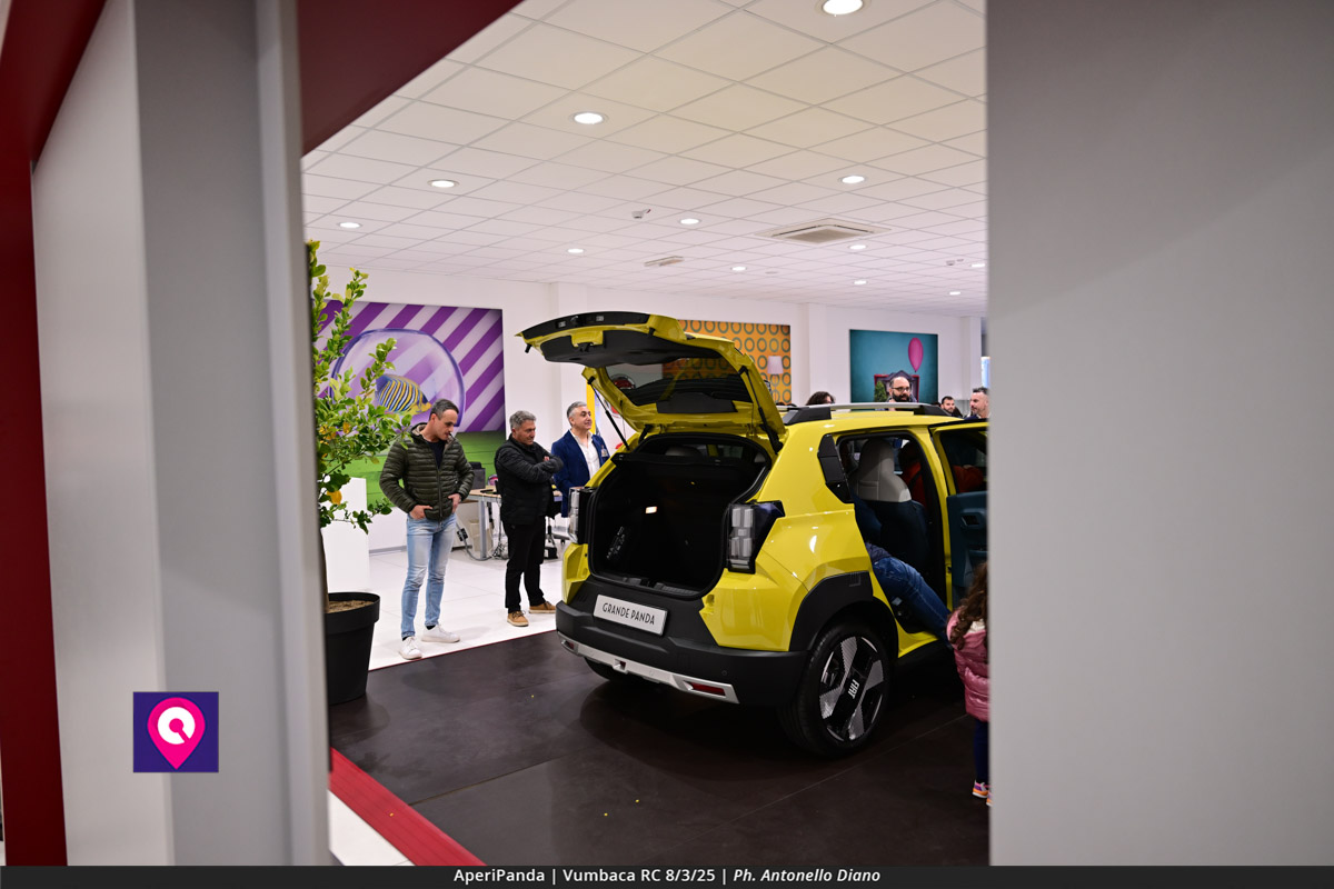 Aperi Panda Vumbaca ()