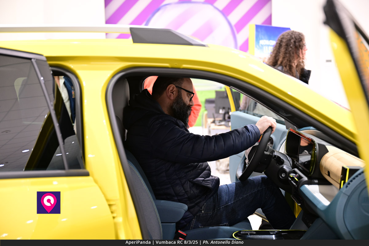 Aperi Panda Vumbaca ()