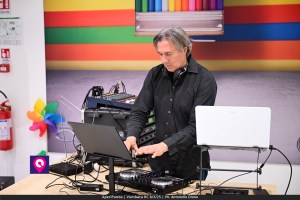 Aperi Panda Vumbaca ()