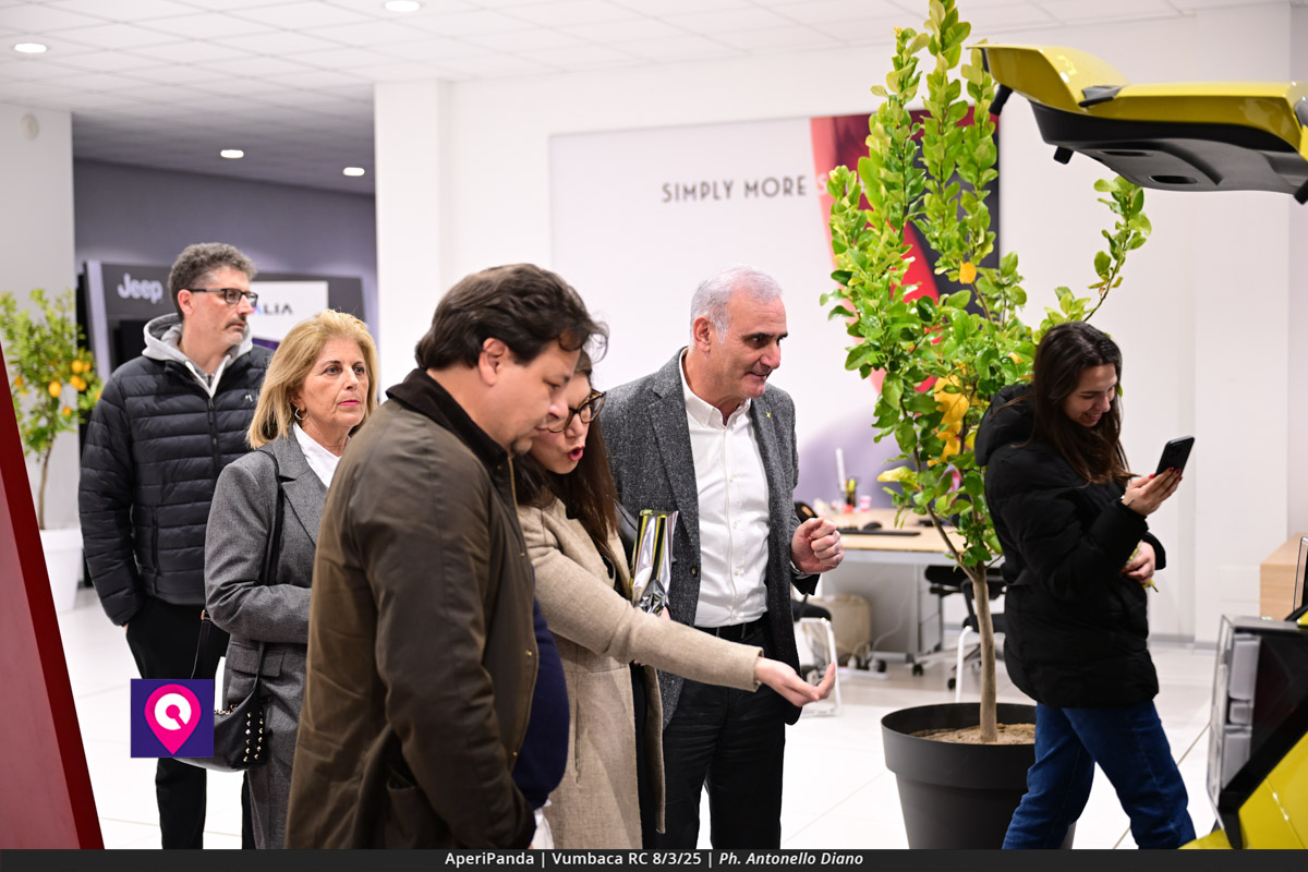 Aperi Panda Vumbaca ()