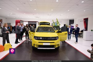 Aperi Panda Vumbaca ()