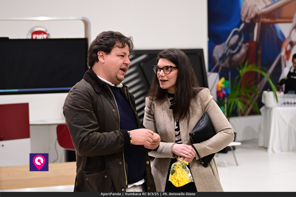 Aperi Panda Vumbaca ()