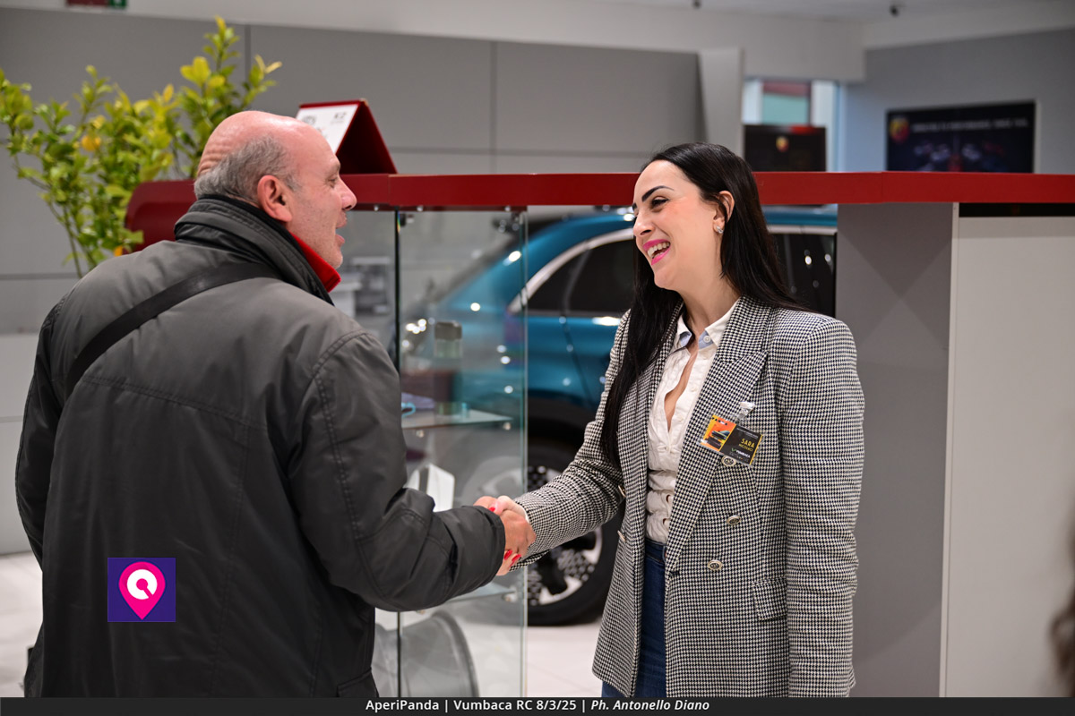 Aperi Panda Vumbaca ()