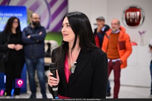 Aperi Panda Vumbaca ()