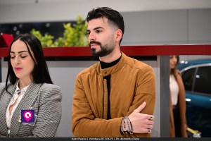 Aperi Panda Vumbaca ()