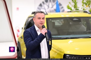 Aperi Panda Vumbaca ()