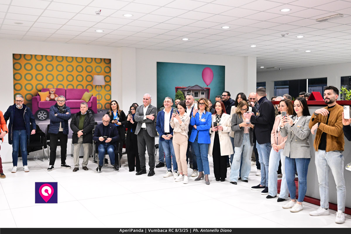 Aperi Panda Vumbaca ()