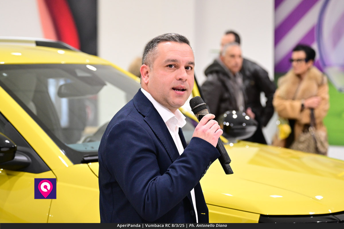 Aperi Panda Vumbaca ()