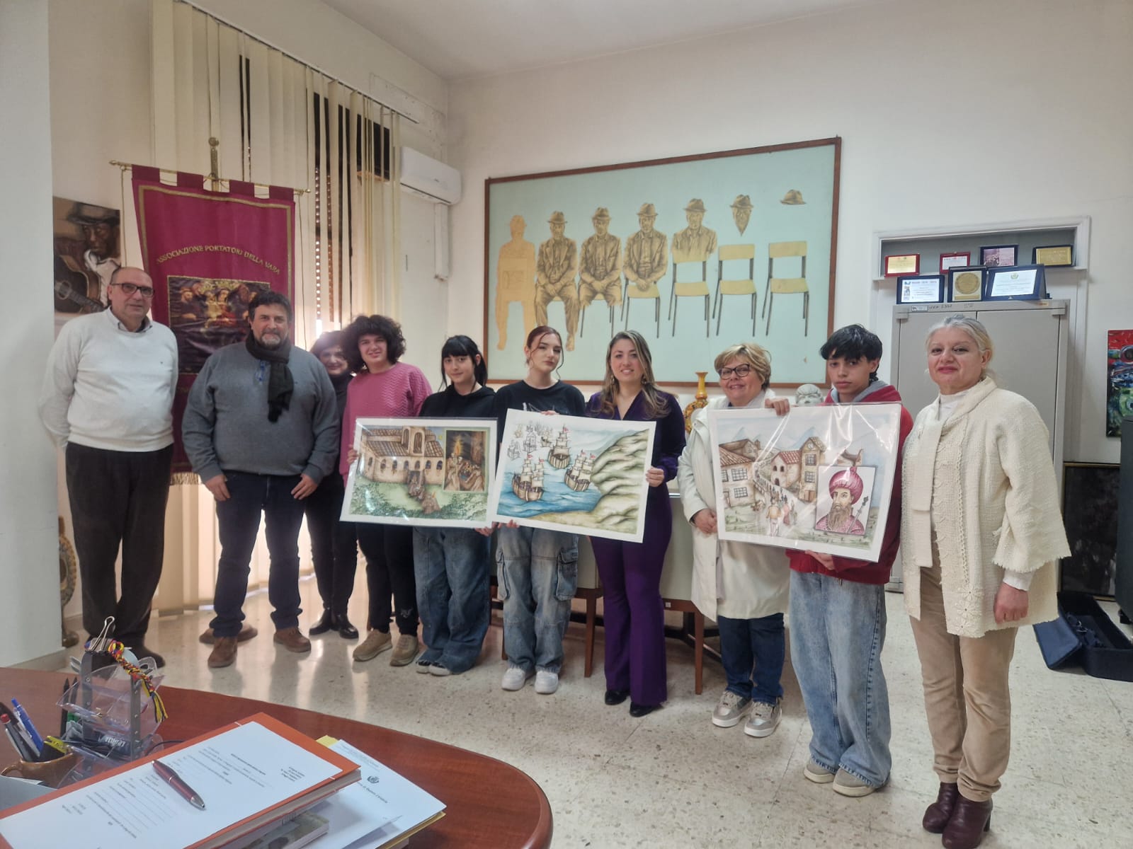 Gli studenti del liceo Preti Frangopane insieme al presidente Surace