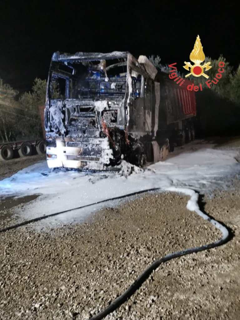 Incendio Lamezia Terme camion