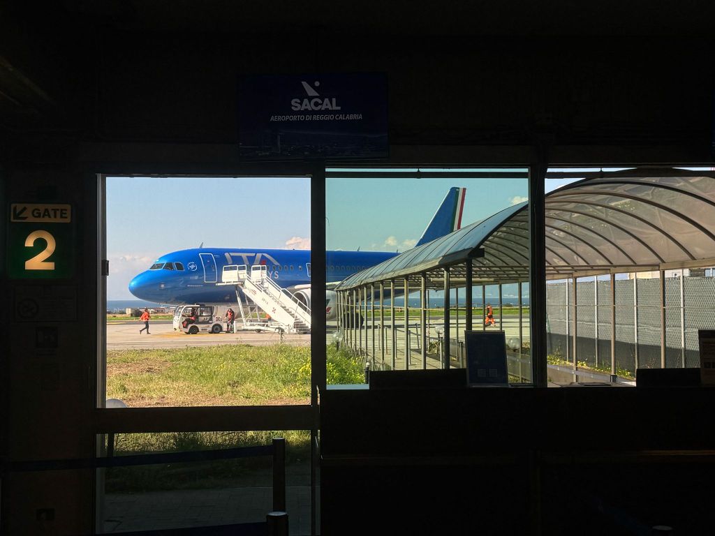 aeroporto tito minniti reggio calabria ()