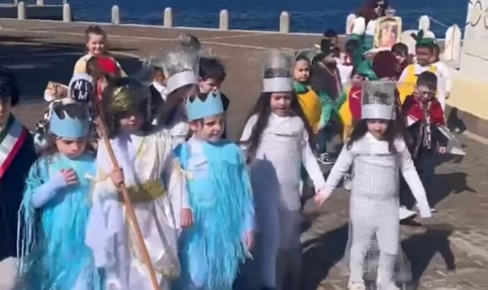 asilo albero azzurro carnevale