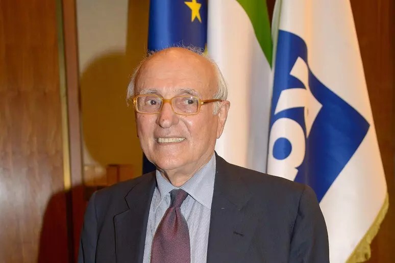 lucio villari storico