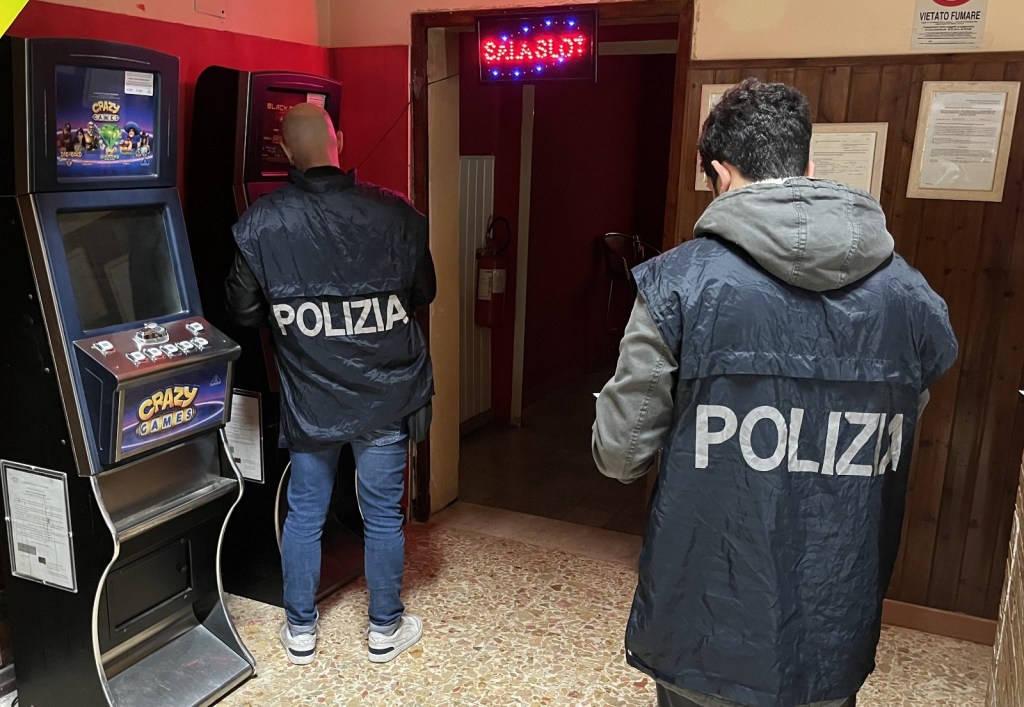 Villa: denunciato il titolare di una sala giochi, sanzioni per oltre un milione di euro