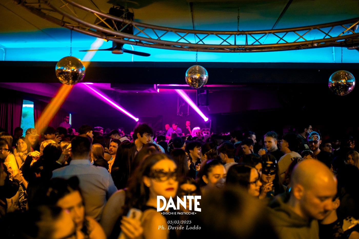 random uncarnevaleacaso